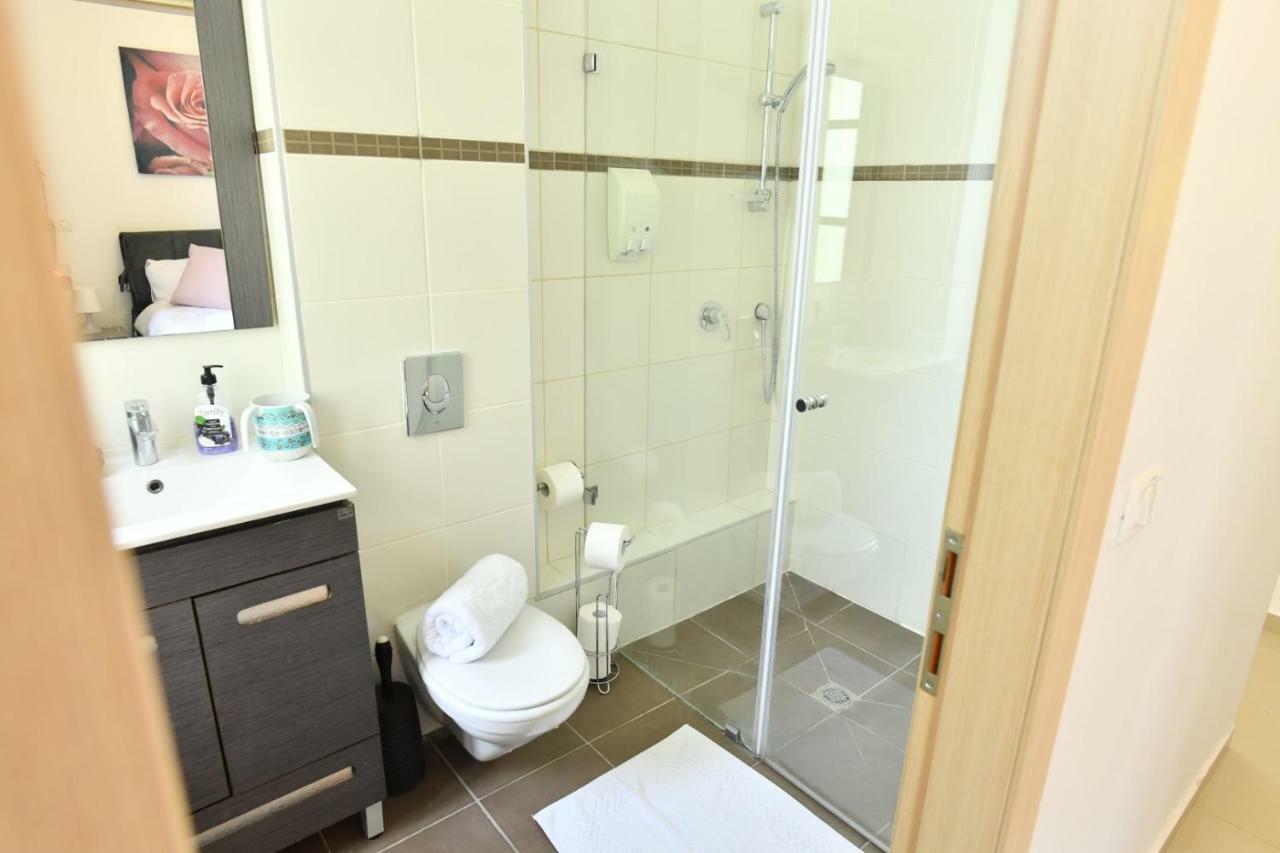 ירושלים Saidoff, Amazing 4 Bedroom 3 Bath In City Center, Pool, Parking!!! מראה חיצוני תמונה
